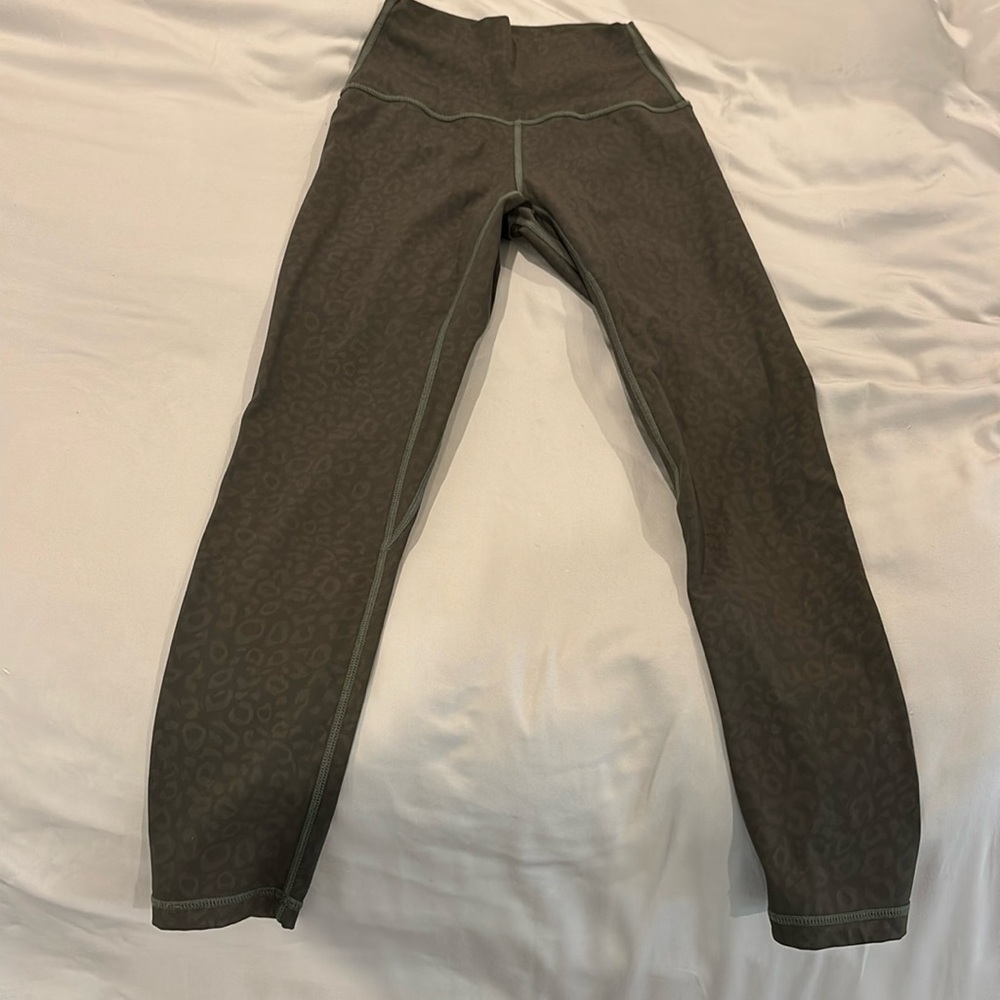 Born Primitive leggings